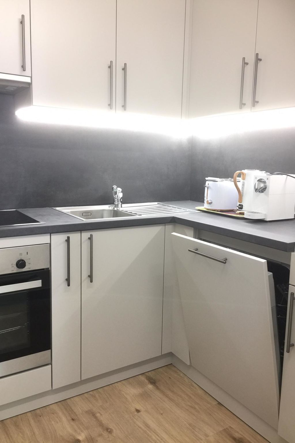 Fridge, dishwasher, cookware/dishes/utensils