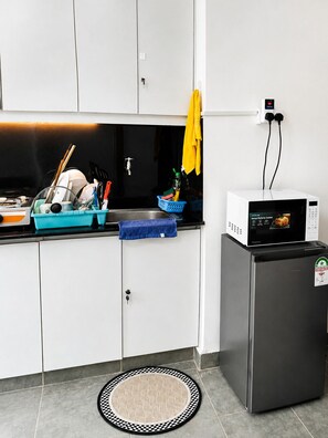 Private kitchen - Modern, secure studio with Wi-Fi, Smart TV & kitchenette in Thindigua. (Kiambu)