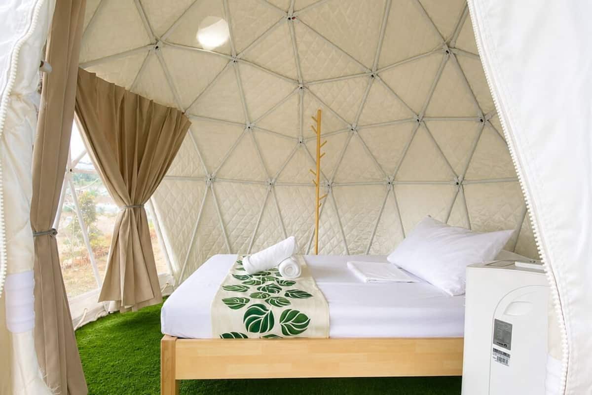 Habitación doble, vista al jardín | Ropa de cama