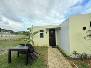 Outdoor dining - FarmKo Glamping and Agri-leisure Resort (Dolores)