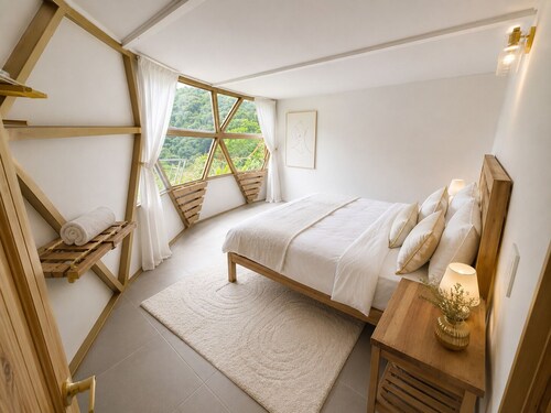 Luxury Two-Story Dome with amazing mountain views in Peréz Zeledón