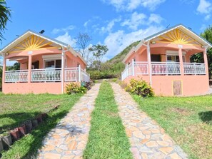 Exterior - Creole bungalow with views of the ocean and tropical scenery – Le Colibri, Guadeloupe (Pointe-Noire)