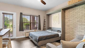 Studio, Multiple Beds, Golf View (Rooster's Getaway)