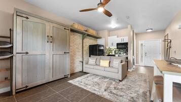 Studio, Multiple Beds, Golf View (Rooster's Getaway) | Living area