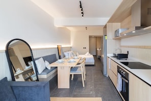 Coffee/tea maker, fridge, microwave, oven - Myla - 1BR Loft in Condesa with balcony (Mexico City)