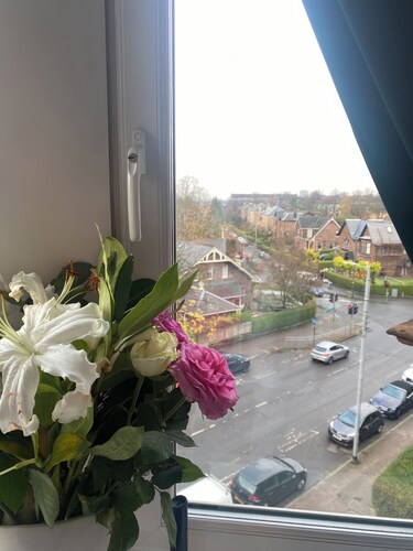 Marvelous 2-bedroom condo in Glasgow perfect for your getaway
