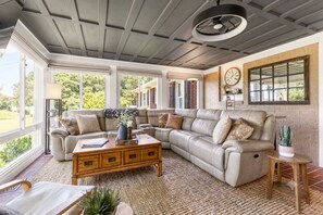 Smart TV - Main House + Guest Cottage on Open Acreage, Mountain Views, Near Downtown Greer (Greer)