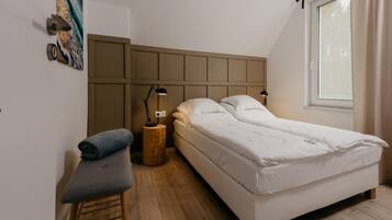 House | 2 bedrooms, iron/ironing board, individually furnished, bed sheets