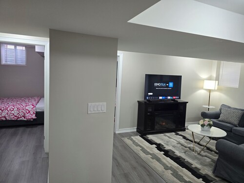 Cozy 2-Bedroom Basement Apartment
