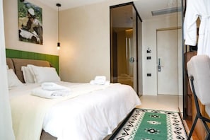Deluxe Double or Twin Room | Desk, laptop workspace, iron/ironing board (on request), free WiFi - Hotel Dardan (Bajram Curri)
