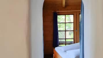 WiFi, bed sheets