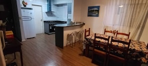 Dining - Vacation rental apartment in the center of Canasvieiras. (Florianópolis)