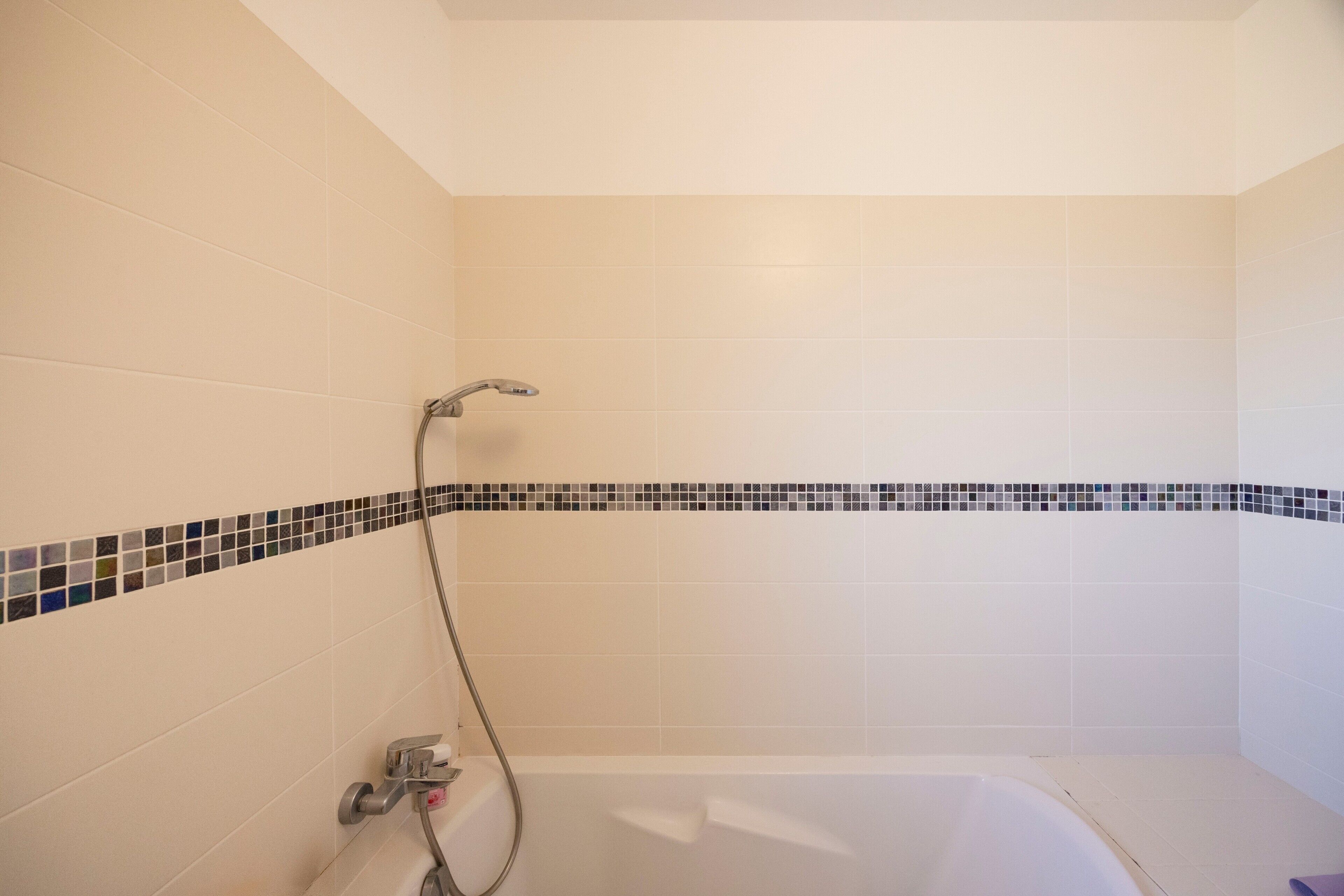Shower, towels