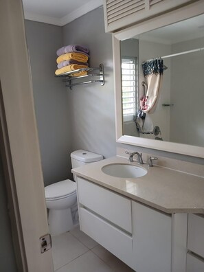 Villa, Patio | Bathroom - 2BR The Crest - 15 mins Ocho Rios (Richmond Estate)