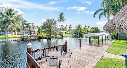 Delray Waterfront Paradise | Poolcuzzi & Kayaks