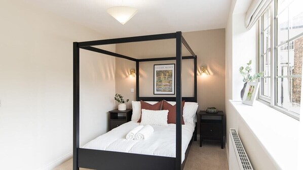 Room - Newly Renovated 1-Bed Flat | Ripon Town Centre (Ripon)