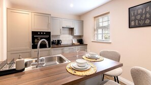 Private kitchen - Newly Renovated 1-Bed Flat | Ripon Town Centre (Ripon)