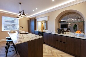 Private kitchen - Cheltenham Loft, Harrogate (Harrogate)