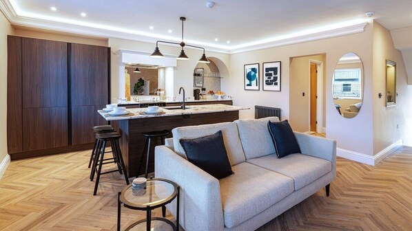 Living area - Cheltenham Loft, Harrogate (Harrogate)