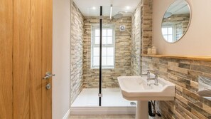 Bathroom - Newly Renovated 2-Bed Flat | Ripon Town Centre (Ripon)