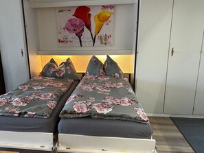 Internet - Domino 44 # 4-bed apartment, Dusche, WC 4-bed apartment, Dusche, WC by Interhome (Leukerbad)