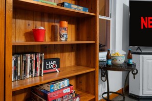 Games room - 1 Min to Beach, Ocean Views, Heated Pool and Games Room (St. Augustine)