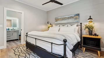 Studio, 1 King Bed with Sofa bed, City View (Loft Haven) | 1 bedroom, individually decorated, individually furnished