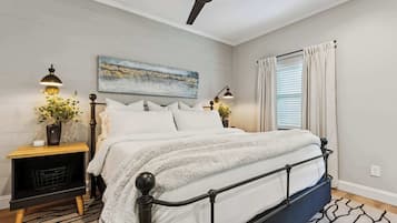 Studio, 1 très grand lit et 1 canapé-lit, vue ville (Loft Haven) | 1 chambre, décoration personnalisée, ameublement personnalisé