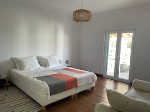 WiFi, bed sheets, wheelchair access - Holiday Home 'Quinta das Rosas de Vide' with Mountain View, Private Pool and Wi-Fi (Castelo de Vide)