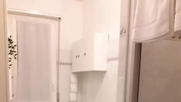 Doccia, asciugacapelli, bidet, asciugamani