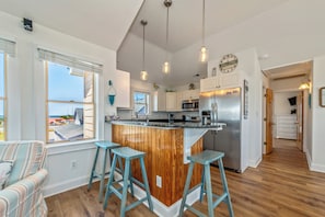 Coffee/tea maker, fridge, microwave, oven - NH3310: Chasing the Sun (Nags Head)