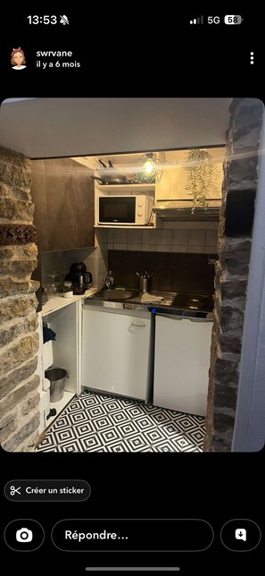 Private kitchen - Vrbo Property (Dijon)