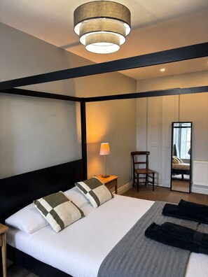 Deluxe Double Room | Free WiFi - St Helen's Street Town House (Galway)