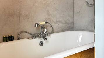 Doppia Deluxe | Bagno | Sapone, shampoo, carta igienica