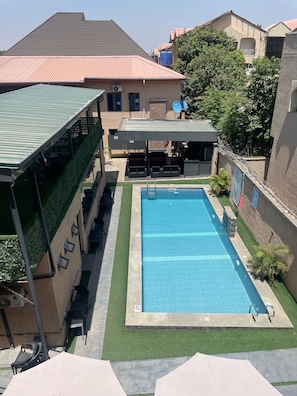 Kolam renang terbuka 