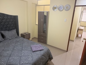 3 bedrooms, iron/ironing board, Internet, bed sheets - Apartment for 6 guests / Netflix and hot water, 10 minutes from the airport (San Martín de Porres)