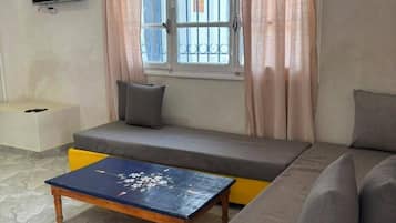 Suite | WiFi (free), bed sheets