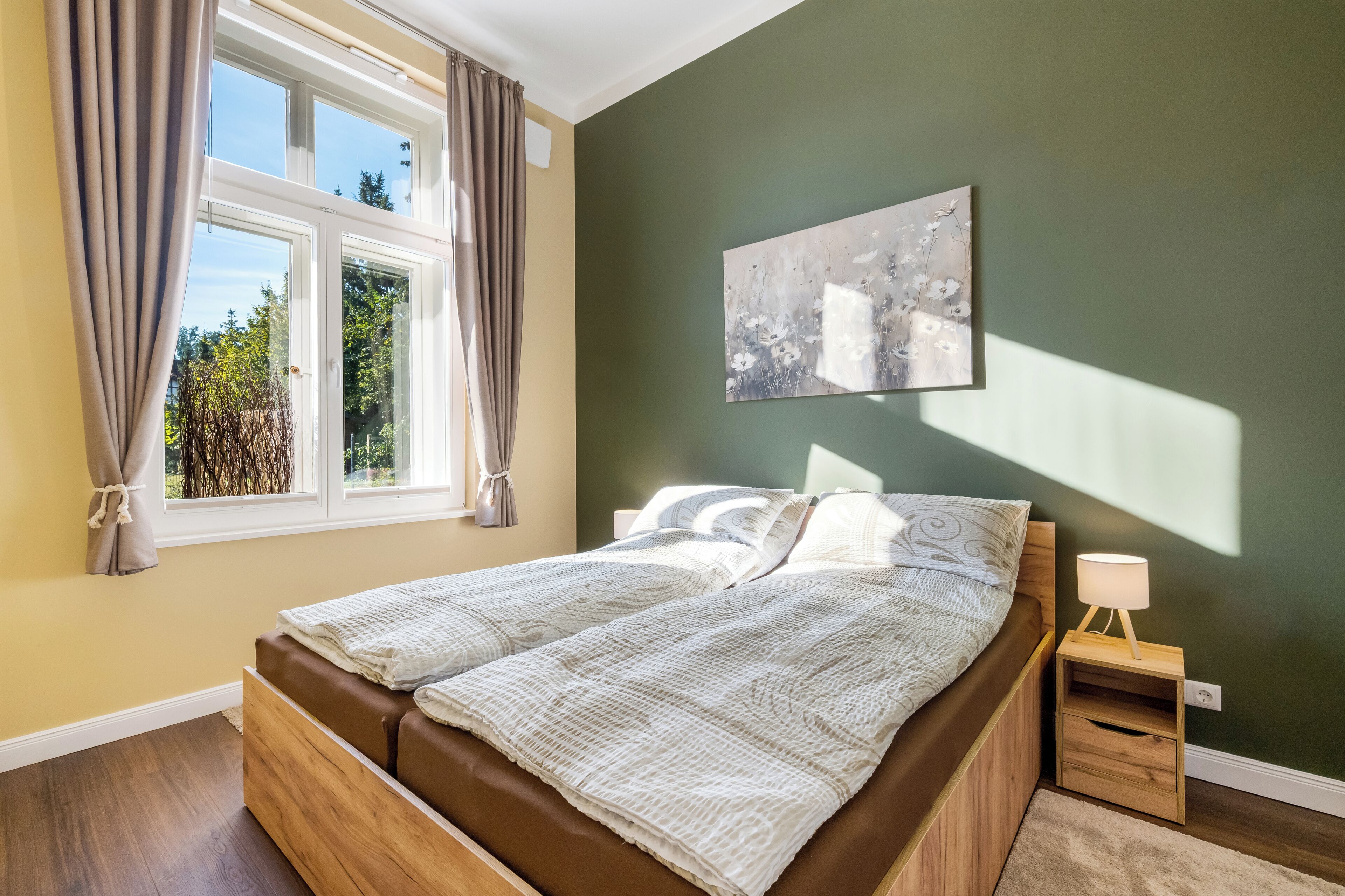 Iron/ironing board, travel cot, free WiFi, bed sheets