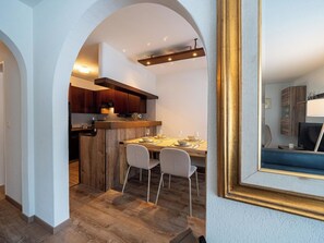 Dining - Residence Eden C by Arosa Vacations Appartement/Fewo, Dusche, WC, 1 Schlafraum by Interhome (Arosa)