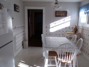 Dining - Village Haven: 3-bedroom house in quaint Murphy, NC (Murphy)