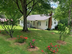 Exterior - Village Haven: 3-bedroom house in quaint Murphy, NC (Murphy)