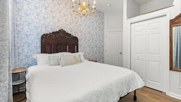 1 slaapkamer, een strijkplank/strijkijzer, gratis wifi, beddengoed