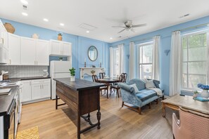 Smart TV - Huge, Downtown, Walkable, Coffee, Breweries, Dogs (Frederick)