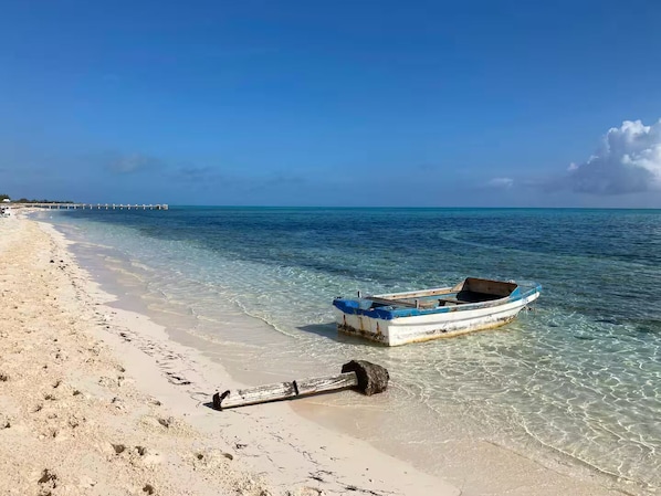 Sun-loungers, beach towels - Pelican View #3 unrivalled beach views (Providenciales)