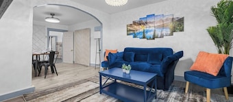 Spacious 5BR/2BA Pet-Friendly Buffalo Home – Sleeps 10, Minutes from Downtown