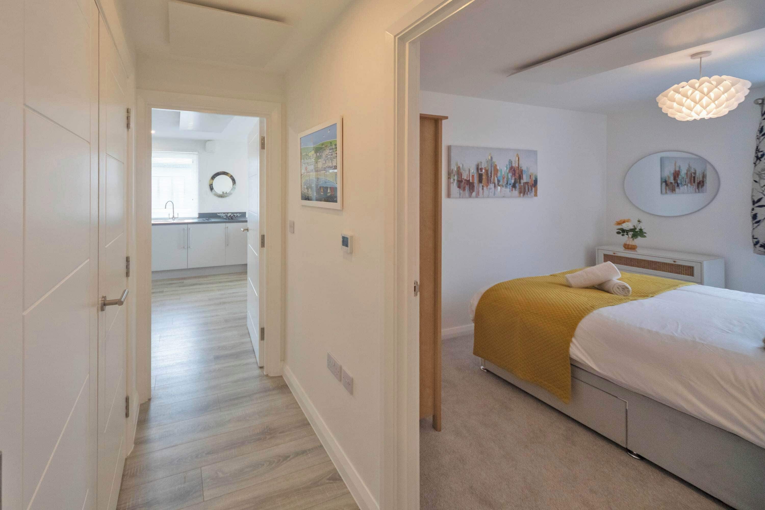 2 bedrooms, desk, iron/ironing board, WiFi