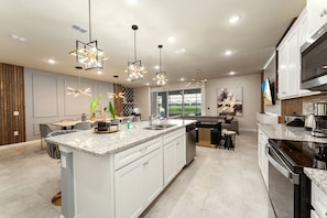Family House, Patio, Courtyard View | Private kitchen - 4305-Lana (Davenport)