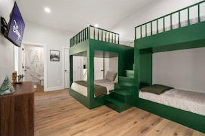 2 chambres, fer et planche à repasser, Wi-Fi gratuit, draps fournis