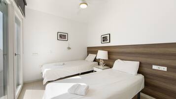 2 dormitorios, tabla de planchar con plancha, wifi y ropa de cama