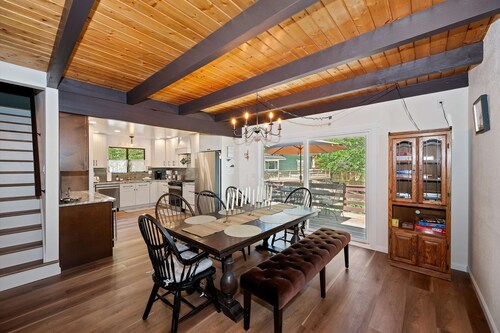 Natures Peak-family Retreat w/ 2 Fireplaces